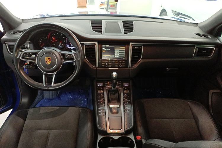 Used Porsche Macan 2016 Macan 2.0T Center Console