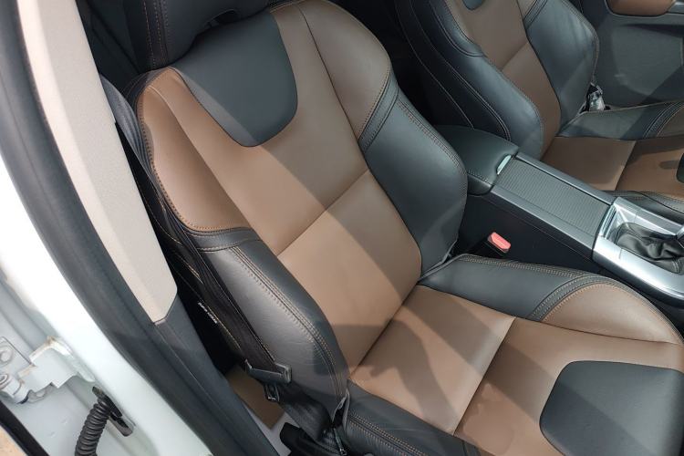 Used Volvo XC60 2017 T5 AWD Smart Upgrade Edition
