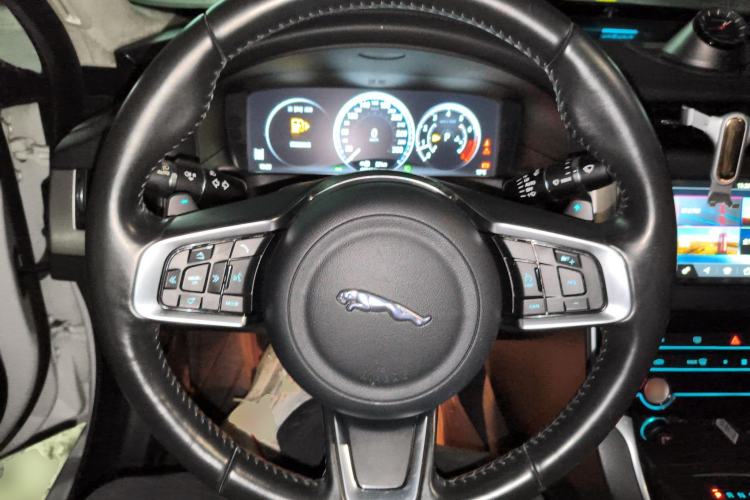 Used Jaguar XFL 2018 XFL 2.0T 250 PS Premium Edition
