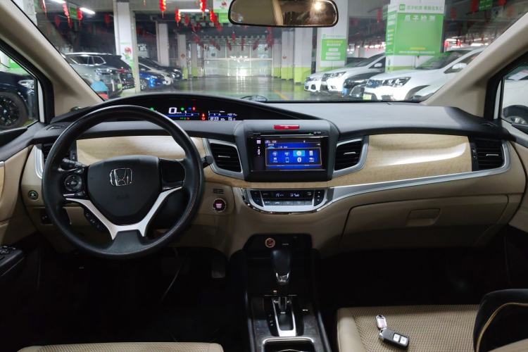 Used Honda Jade 2014 1.8L Automatic Comfort Elite Version 5 Seats Center Console