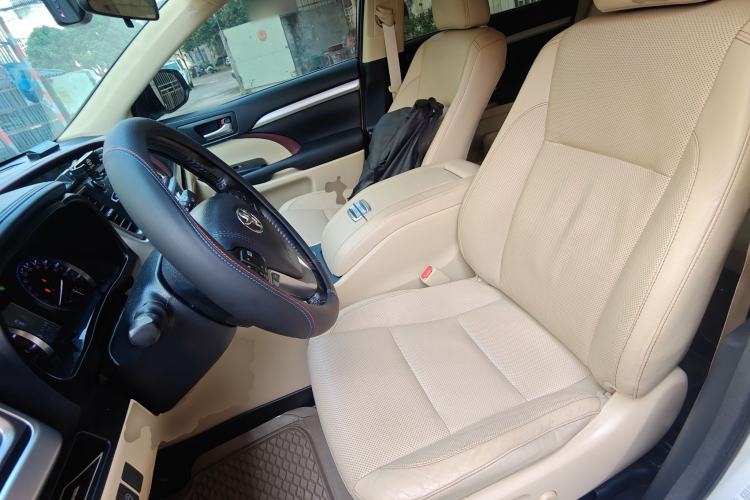 Used Toyota Highlander 2015 2.0T Two-Wheel Drive Luxury Edition 7 Seats
