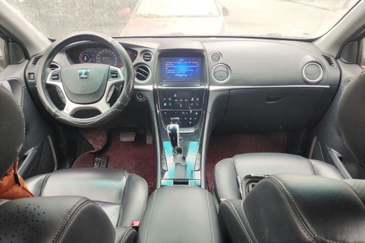 Used Luxgen Great 7 SUV 2014 2.2T Four-Wheel Drive Prestige Version Center Console