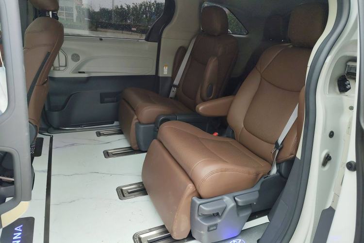 Used Toyota SIENNA 2023 2.5L Hybrid Comfort Edition Left Rear Seat