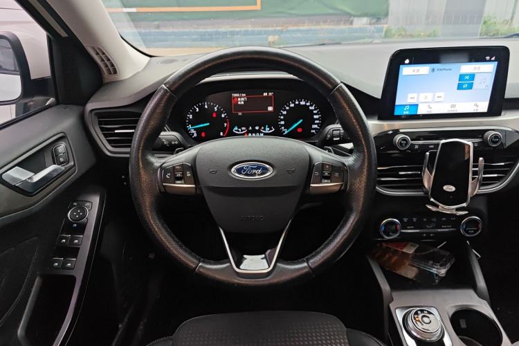 Used Ford Focus 2019 Sedan EcoBoost 180 Automatic Trend Edition Steering Wheel