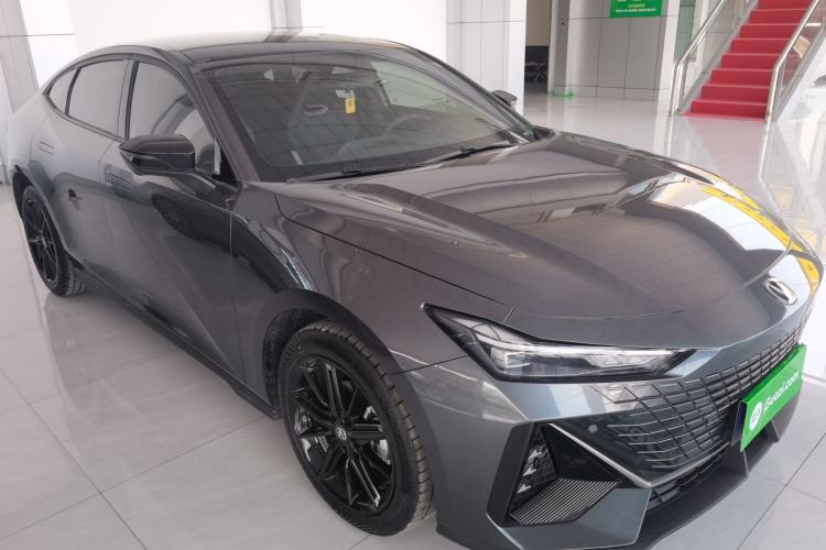 Used CHANGAN UNI-V 2023 1.5T Prestige Model
