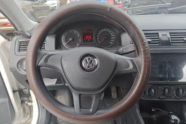 Used Volkswagen Santana 2016 1.6L Automatic Fashion Edition Steering Wheel