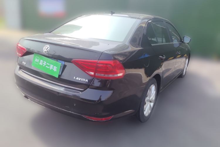 Used Volkswagen Lavida 2015 1.6L Manual Comfort Edition
