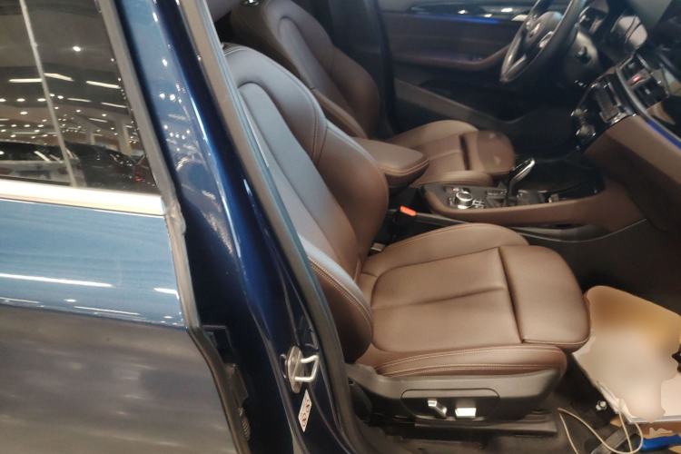 Used BMW X1 2022 sDrive25Li Leading Model Right Front Seat