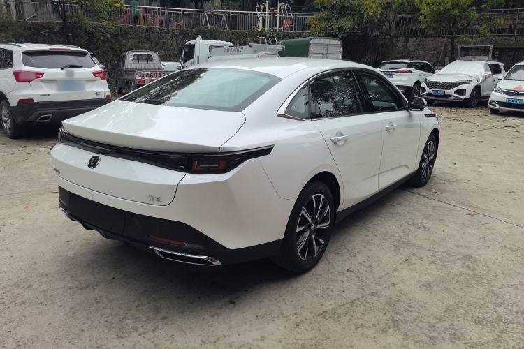 Used CHANGAN Eado 2025 Blue Whale 1.5T 500Bar Prestige Model
