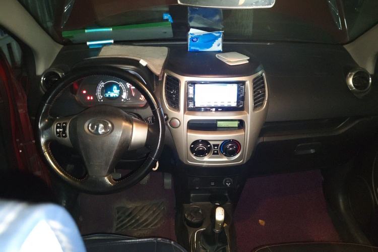 Used Great Wall M4 2012 1.5L Manual Luxury Version Center Console