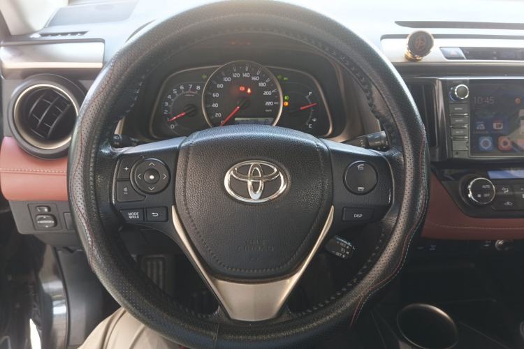 Used Toyota RAV4 2013 2.5L Automatic 4x4 Elite Edition Steering Wheel