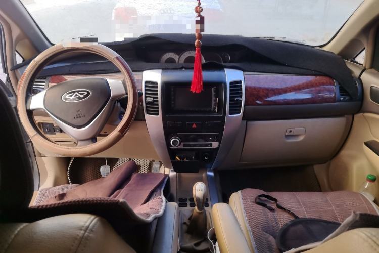 Used RELY V5 2009 1.8L Manual Luxury Model Center Console