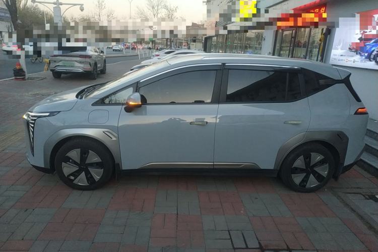 Used AION Y 2024 Younger