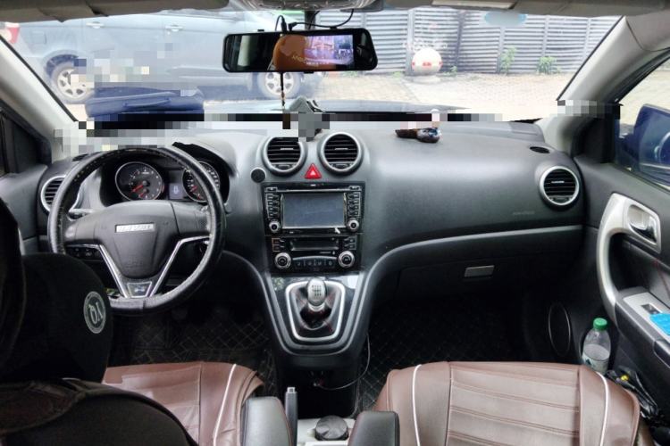 Used Haval H6 2016 Upgraded Model 1.5T Manual Two-Wheel Drive Urban Version Center Console