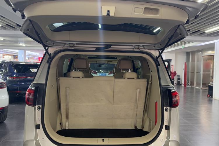 Used Buick GL8 2023 ES Lu Zun Deluxe Model Trunk