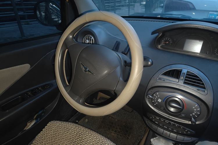 Used Chery X1 2011 1.3L AMT Luxury Model Driver Seat