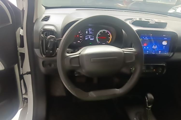 Used Roewe Clever 2021 302 km New Four-Seater Super-Efficient Version