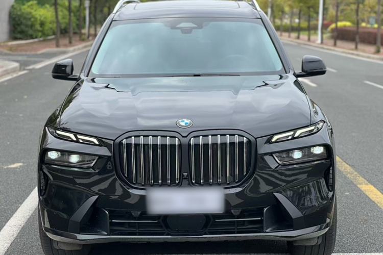 Used BMW X7 2023 xDrive40i Luxury Package with Leading Features
