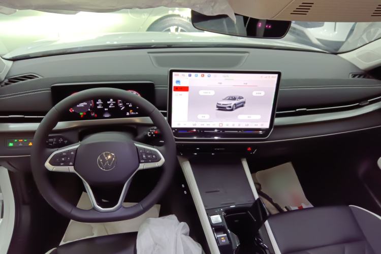 Used Volkswagen Sagitar 2026 Model L 300TSI DSG Luxury Version
