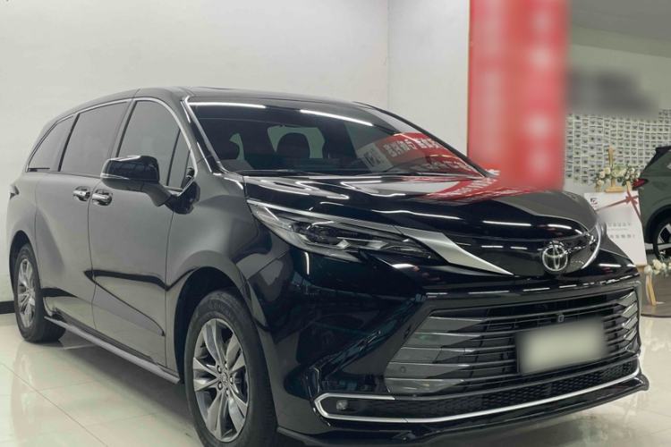 Used Toyota Sienna 2026 Model 2.5L Dual-Engine Four-Wheel-Drive Premium Edition