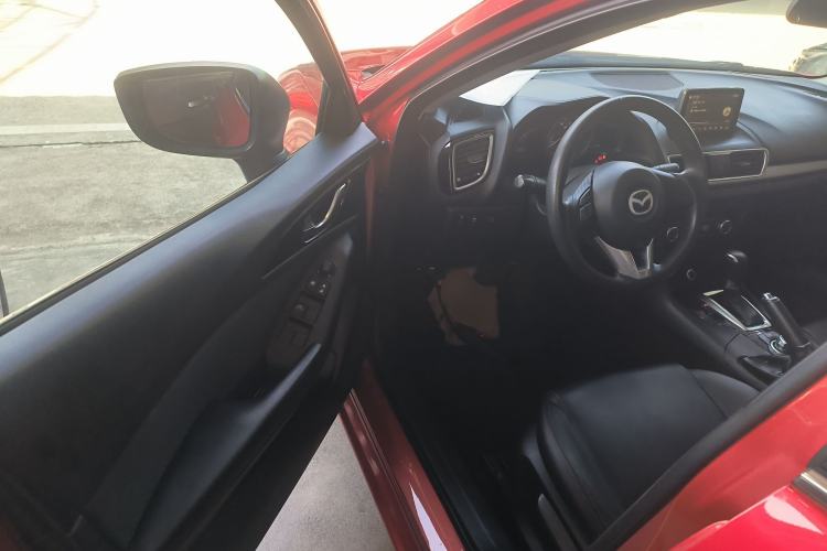 Used Mazda Mazda 3 Axela 2016 Sedan 1.5L Automatic Luxury Model