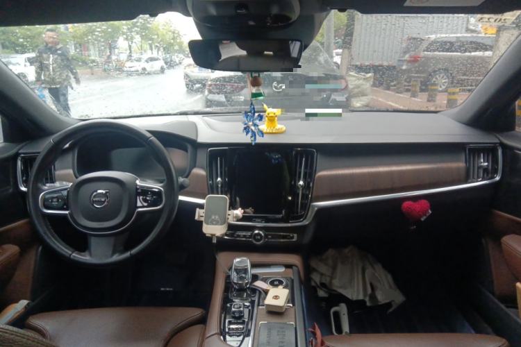 Used Volvo S90 2021 B5 Zhiyuan Luxury Edition Center Console