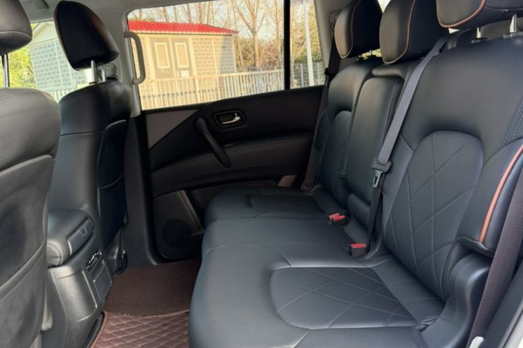 Used Nissan Patrol  Interior 6