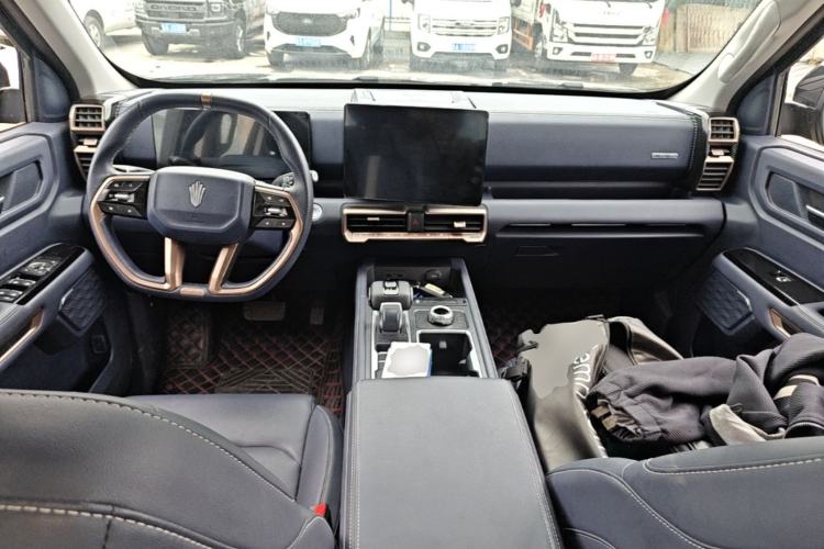 Used JMC DaDao 2023 Pursuer 2.3T Diesel Automatic 4x4 Standard-Wheel Supreme Edition
