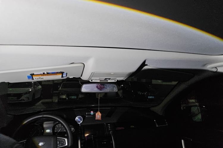 Used Land Rover Discovery Sport 2018 240 PS SE Version Headliner