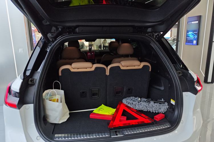 Used Nio ES8 2020 580 km Range Signature Edition Six-Seater Version Trunk