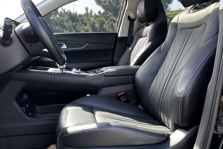 Used Changan UNI-K 2023 2.0T Two-Wheel Drive Enjoyment Version
