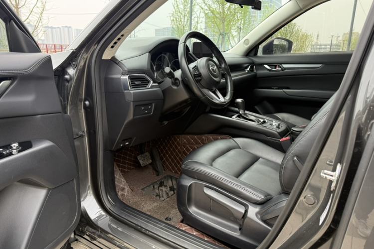 Used Mazda CX-5 2017 2.0L Automatic 2WD ZhiShang Trim China V Standard Interior 1
