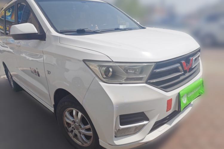 Used Wuling Hongguang 2019 1.5L S Comfort Edition China VI LAR Front Right 45 Deg