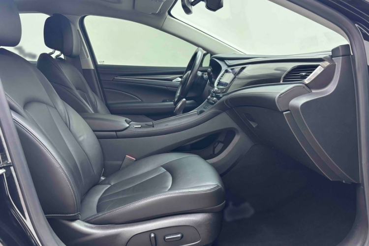 Used Buick LaCrosse 2019 28T Luxury Version Interior 4