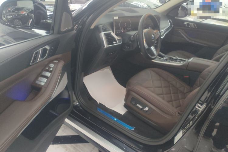 Used BMW X5 2023 xDrive 30Li Luxury M Sport Package