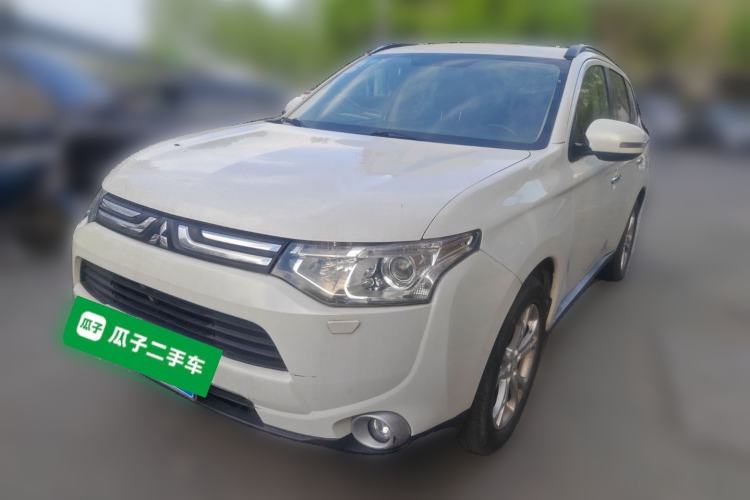 Used Mitsubishi Outlander 2013 2.4L 4x4 Luxury Navigation Edition 5 Seats