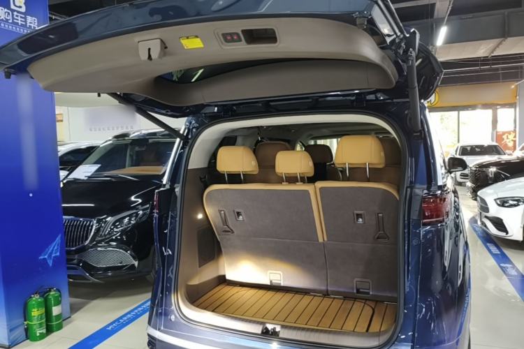 Used Denza D9 2022 DM-i 970 Four-Wheel Drive Flagship Model Trunk