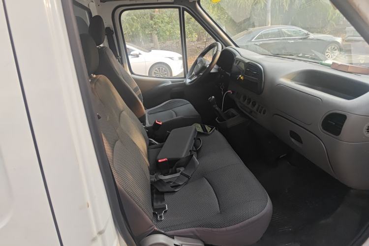 Used JMC Transit 2017 2.8T Commercial Version Short Wheelbase Mid-Roof 3-Seater JX493