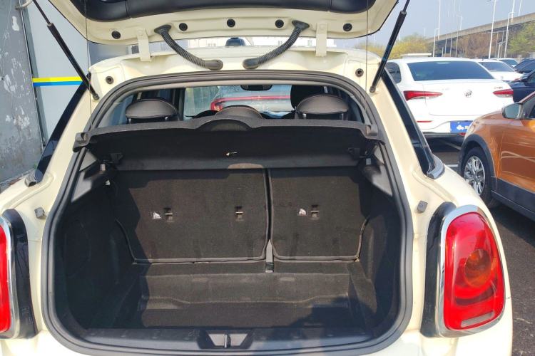 Used MINI 2019 1.5T ONE PLUS Five-Door Edition Trunk