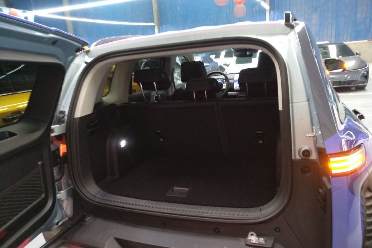 Used Formula Leopard Titanium 3 2025 501KM All-Wheel Drive Intelligent Driving Ultra Version Trunk