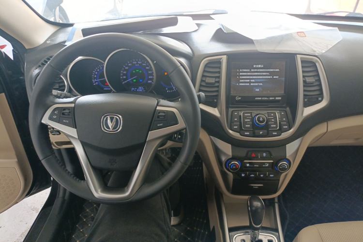 Used CHANGAN Eado 2015 1.6L Automatic Luxury Model Center Console