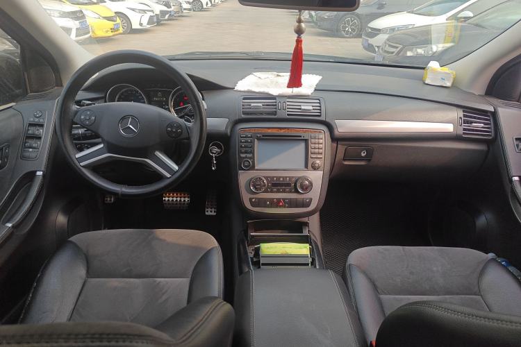 Used Mercedes-Benz R-Class 2014 R 320 4MATIC Business Model