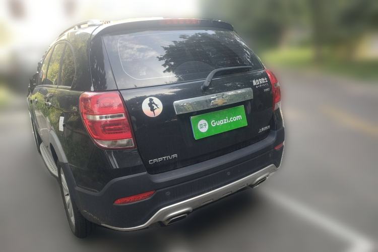 Used Chevrolet Captiva 2015 2.4L 4x4 Flagship Edition 7-Seater
