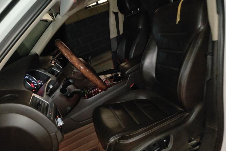 Used Volkswagen Touareg 2011 3.0 TSI High-End Version
