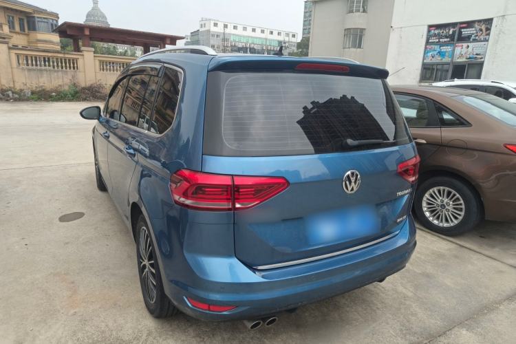 Used Volkswagen Touran 2018 Volkswagen Touran L 280TSI DSG Luxury Edition 6-seater