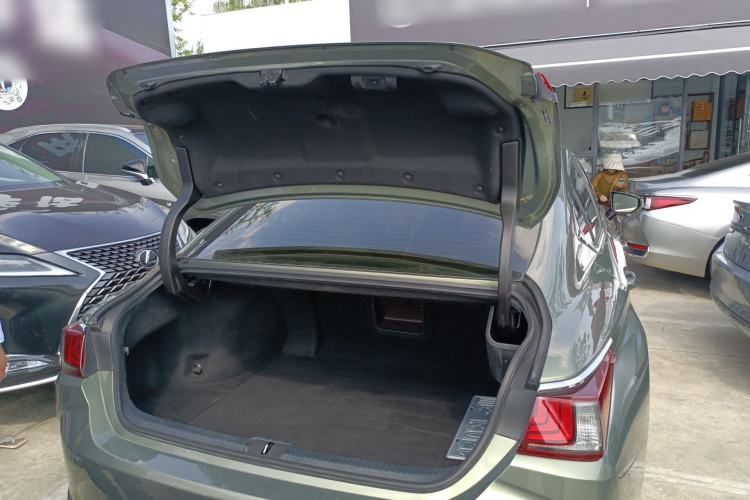 Used Lexus ES 2020 200 Excellence Edition Trunk