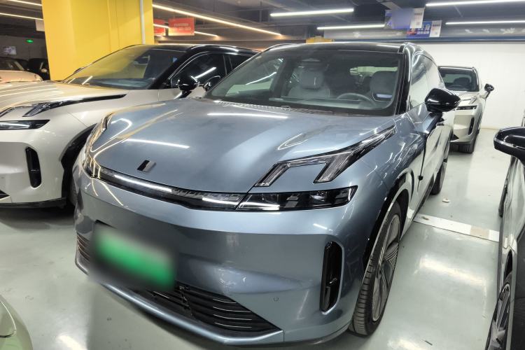 Used Lynk & Co 08 EM-P 2025 220 km All-Wheel-Drive Performance Halo