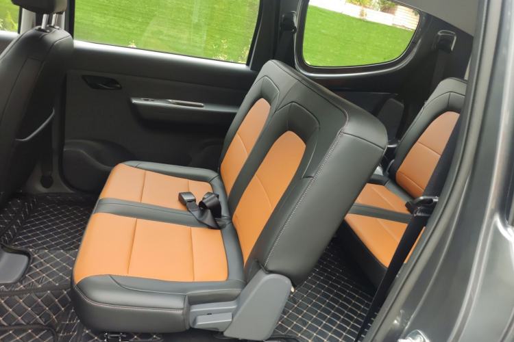 Used Wuling Hongguang New Energy 2024 All-Electric Model 300KM Standard Version Left Rear Seat