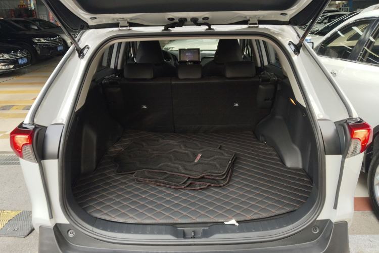 Used Toyota RAV4 Rongfang Plug-in Hybrid 2021 2.5L Two-Wheel Drive Elite Pro