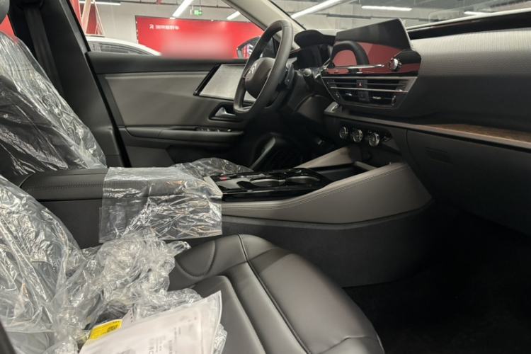 Used Citroen C5 X 2025 Model 1.6T Overseas Edition
